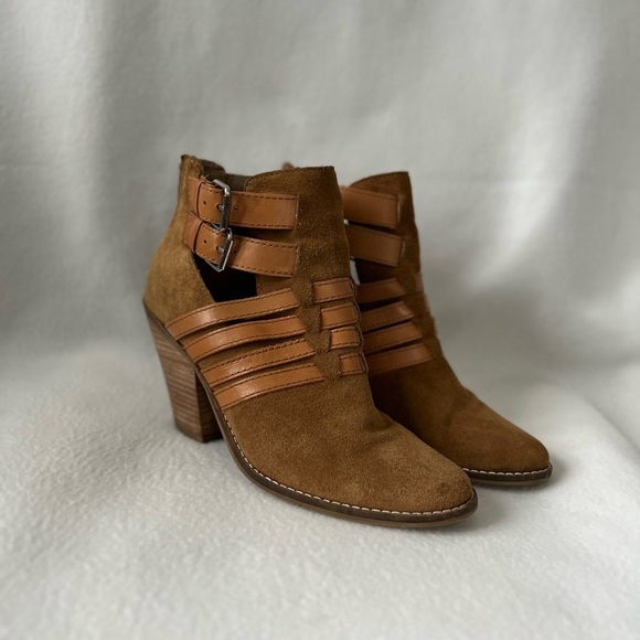DV by Dolce Vita Shoes - Dolce Vita Size 8 1/2 Leather Cognac Booties
